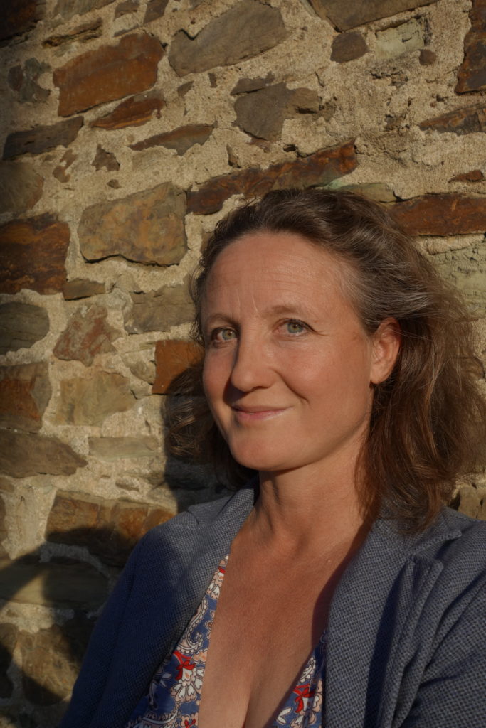 Restauratorin für Gemälde und Skulpturen, VdR Verband der Restauratoren, Bonn, Köln