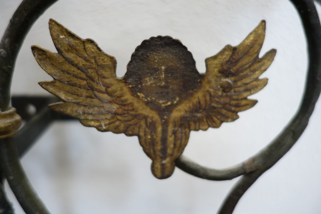 Engel-blech-leuchter-restaurieren