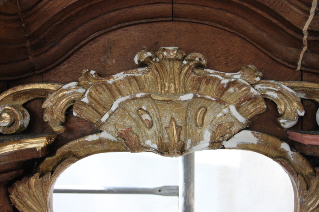 Restaurierung von Schnitzerei mit Vergoldung, Blattgold, Gravur, gravieren, Bonn, Köln, Restaurator